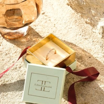 Boxed Minimal Gold Ring